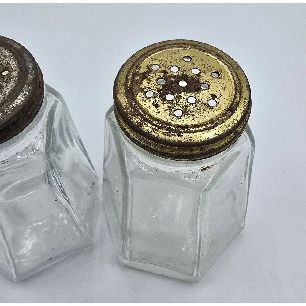 Vintage Glass Pair Salt & Pepper‎ Shakers